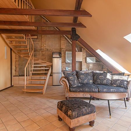Spacious 2-Bedroom Apartment With Sauna In Vilnius Old Town By Urban Rent Exterior foto