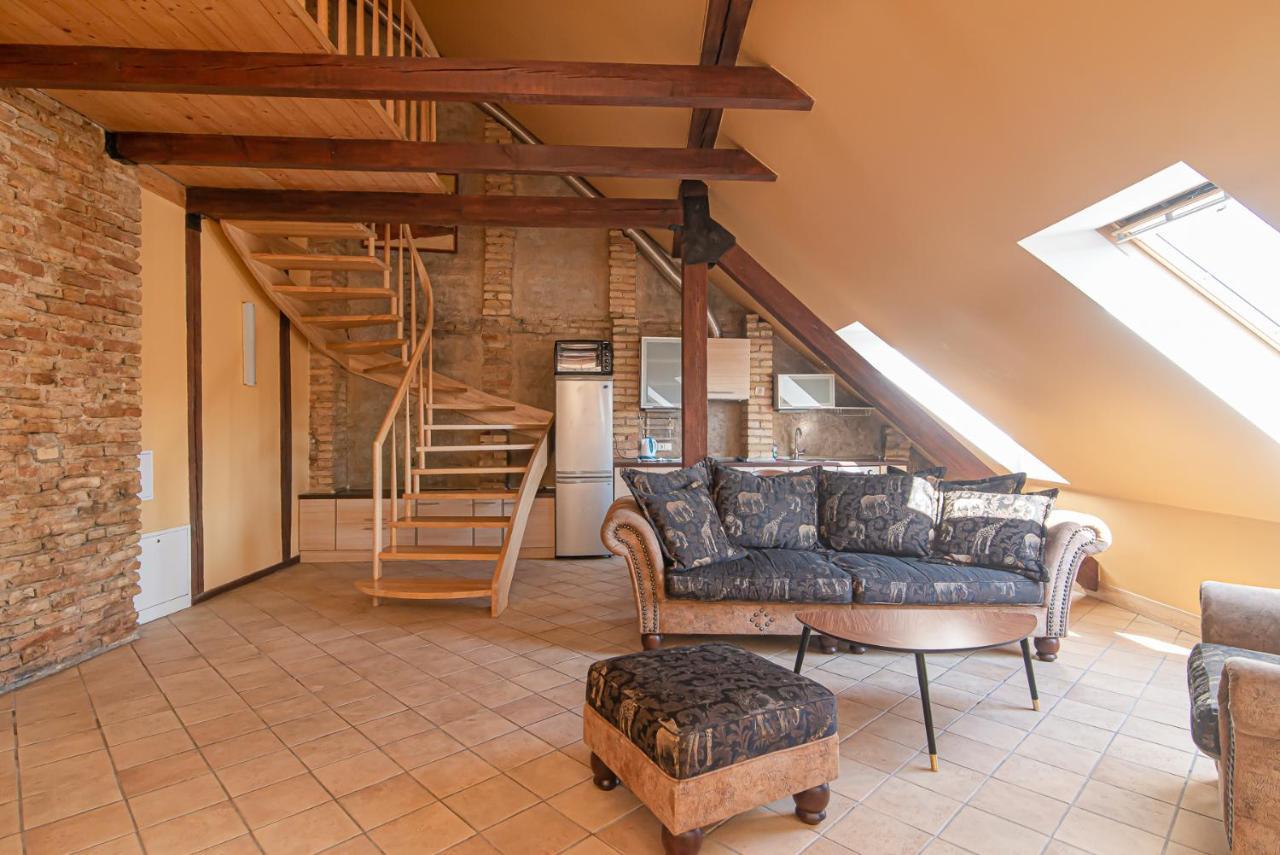 Spacious 2-Bedroom Apartment With Sauna In Vilnius Old Town By Urban Rent Exterior foto